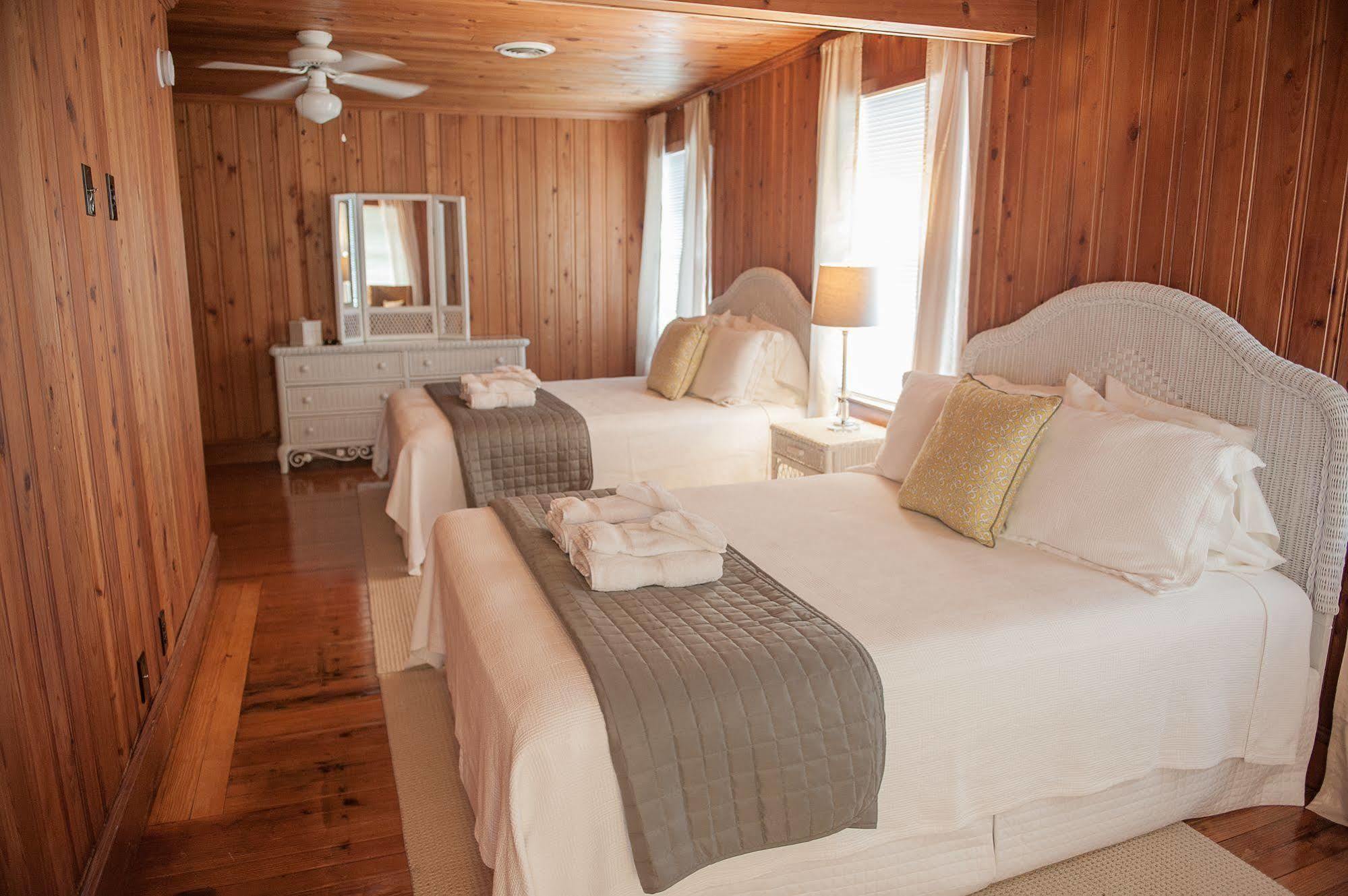 Cypress House Inn คิลเดวิลฮิลส์ ภายนอก รูปภาพ